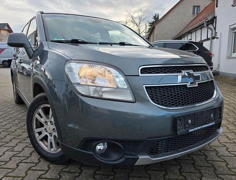 Grau Gebraucht 2011 Chevrolet Orlando LT Van / Kleinbus | 3.999 € (Guter Preis) - Bild 1/4
