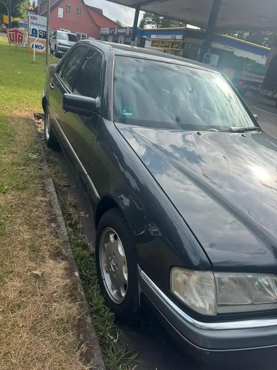 Gebraucht Mercedes C200 136 PS (100 kW) 1997 Schwarz Limousine