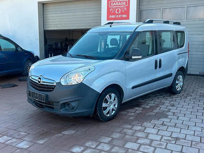 Gebraucht Opel Combo 95 PS (69 kW) 2016 Silber Van / Kleinbus