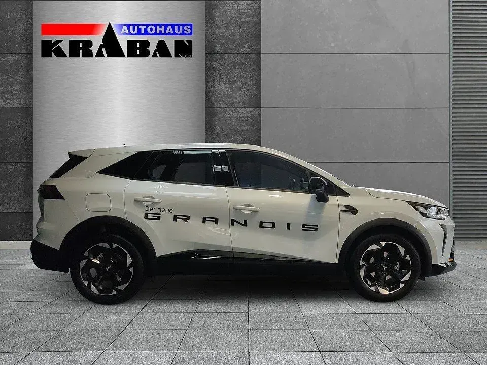 Neu Mitsubishi Grandis Diamant Edition 141 PS (103 kW) 2026 Weiß SUV