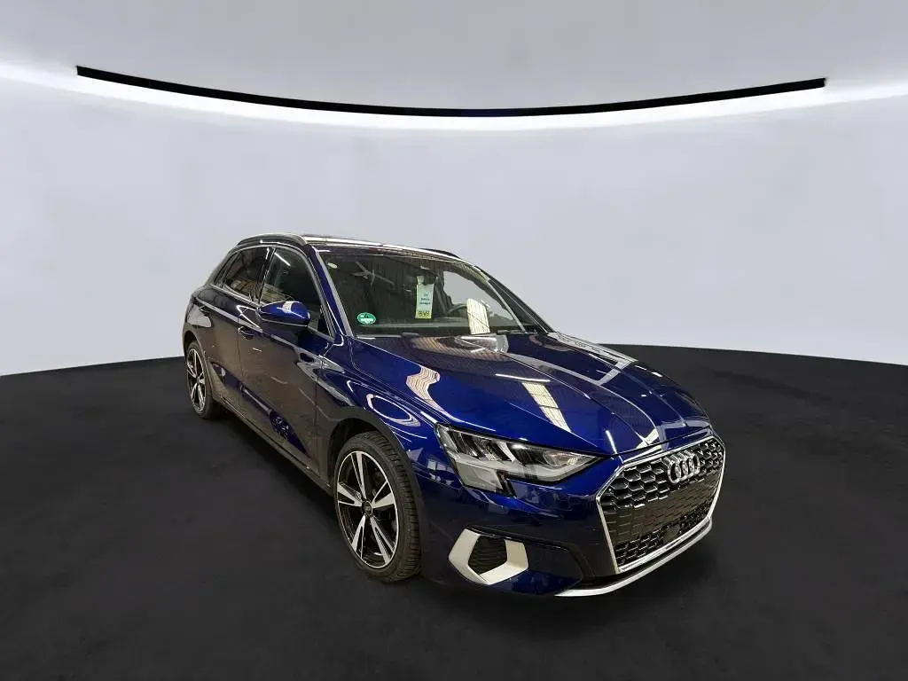 Gebraucht Audi A3 Advanced Plus 2023 Navarrablau metallic Limousine