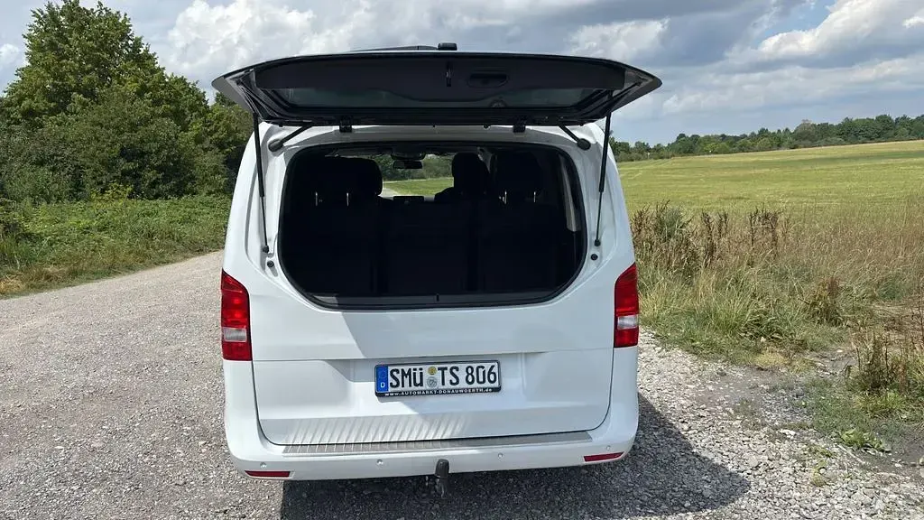 Gebraucht Mercedes V250 190 PS (139 kW) 2020 Weiß Van / Kleinbus