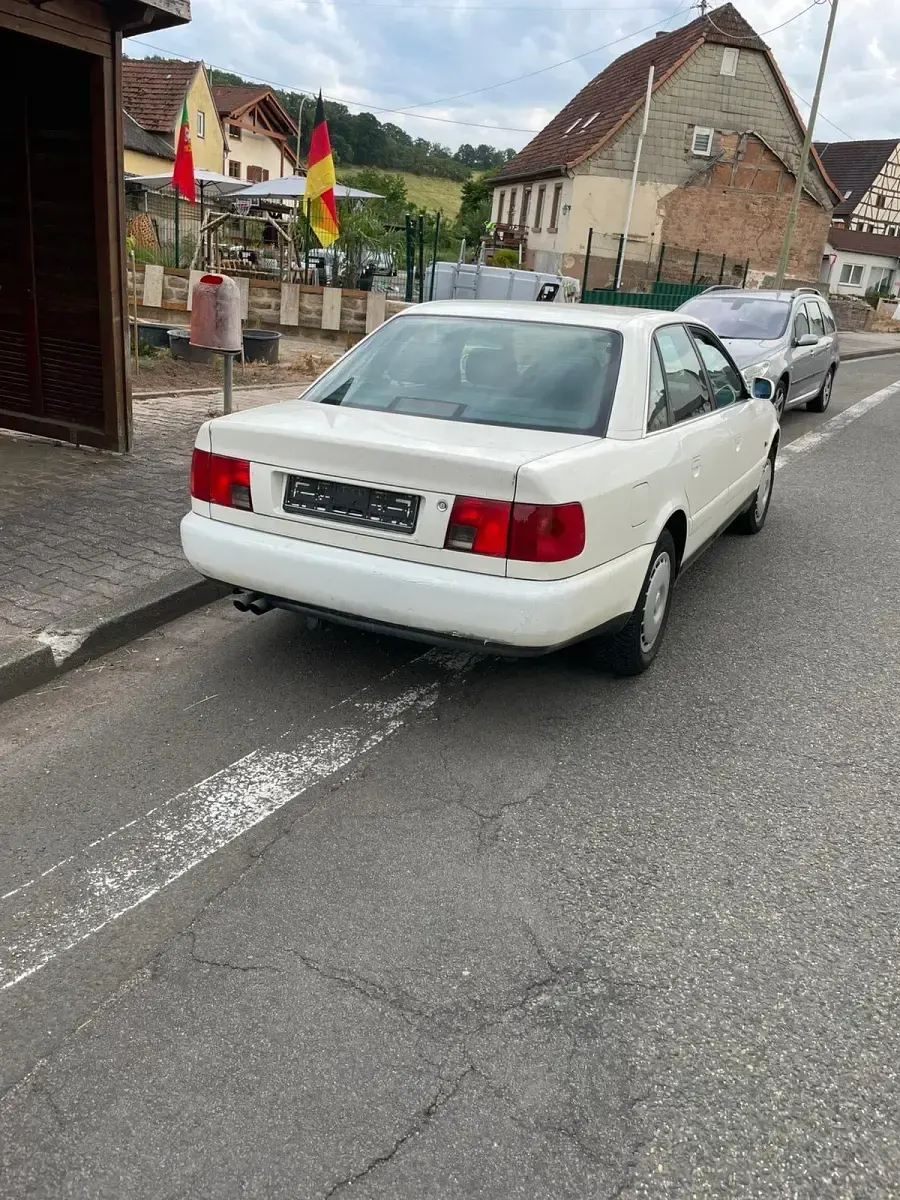 Gebraucht Audi A6 174 PS (127 kW) 1996 Weiß Limousine