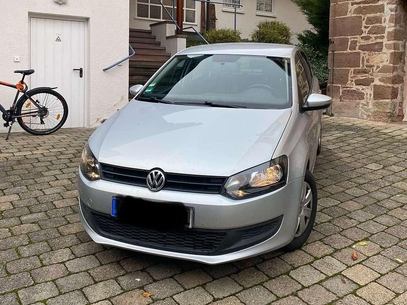 Silber Gebraucht 2010 VW Polo Classicline Limousine | 5.400 € (Fairer Preis) - Bild 1/4