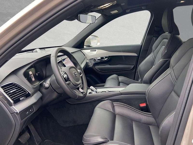 Second-hand Volvo XC90 Plus 455 CP (334 kW) 2024 Maro SUV