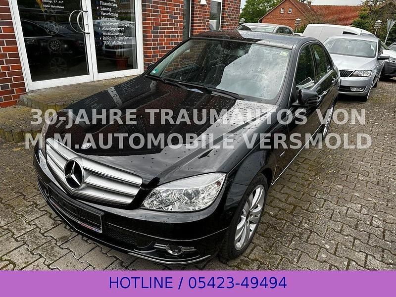 Schwarz Gebraucht 2009 Mercedes C180 Avantgarde Limousine | 10.900 € (Teuer) - Bild 1/4