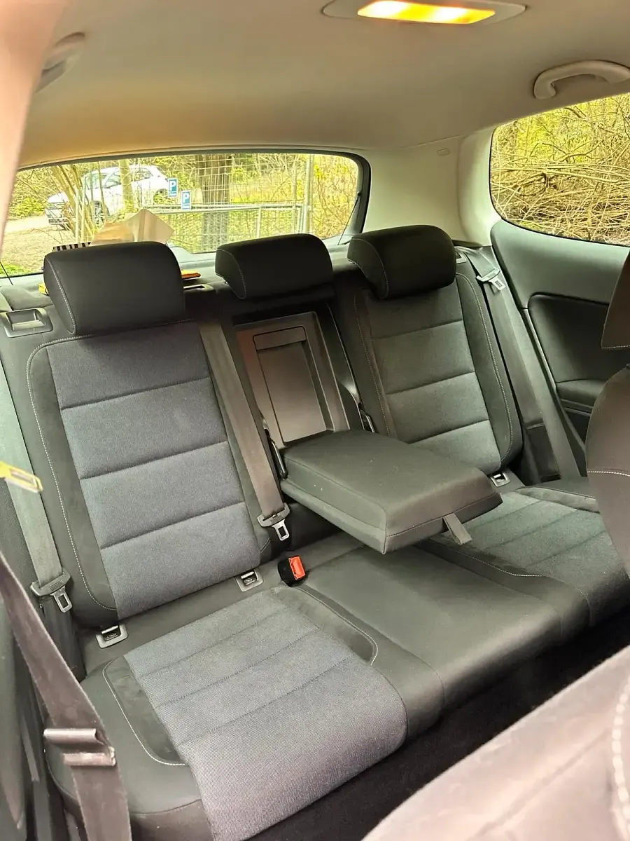 Gebraucht VW Golf VI 105 PS (77 kW) 2011 Schwarz Kleinwagen