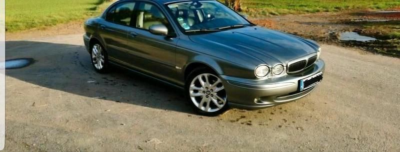 Grau Gebraucht 2002 Jaguar X-type Limousine | 3.500 € - Bild 1/4