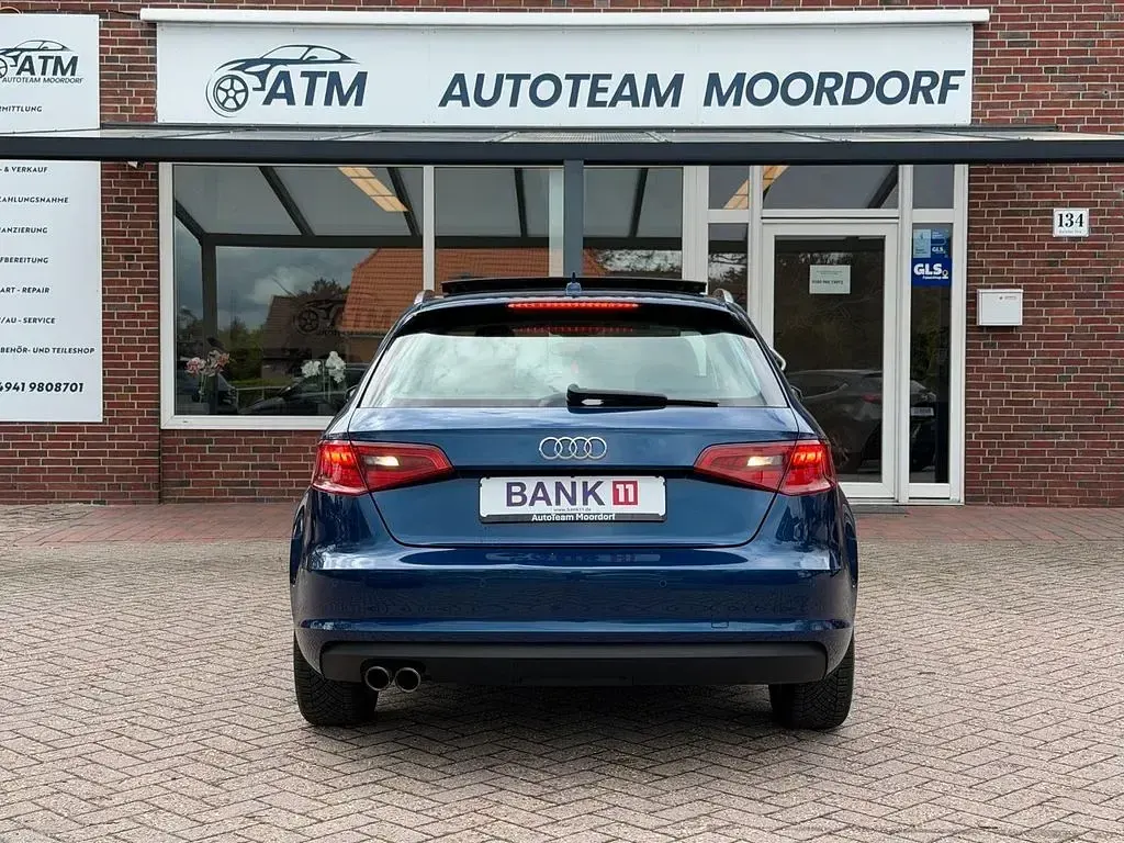 Gebraucht Audi A3 Ambiente 150 PS (110 kW) 2015 Blau Limousine