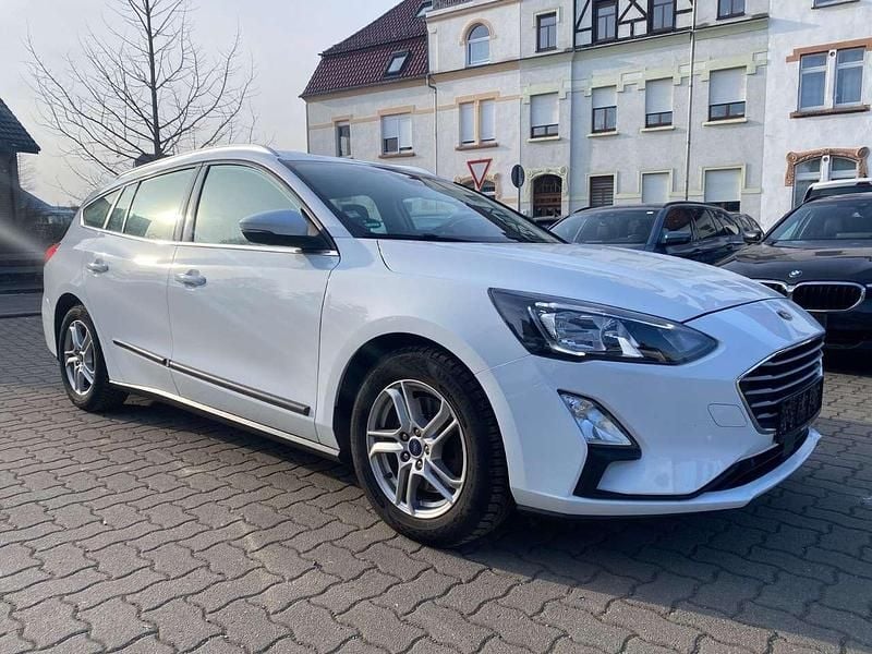 Gebraucht Ford Focus Cool & Connect 120 PS (88 kW) 2020 Weiß Kombi