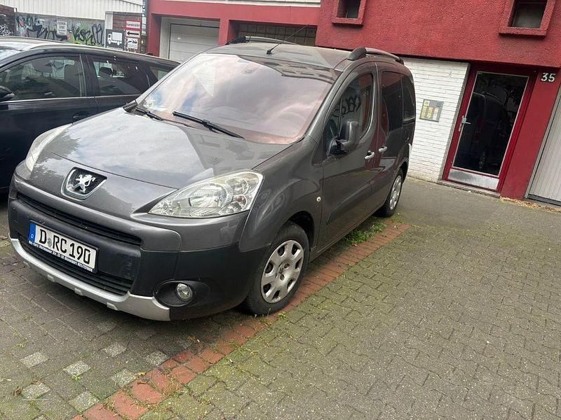 Gebraucht Peugeot Partner Tepee Tendance 109 PS (80 kW) 2008 Grau Van / Kleinbus