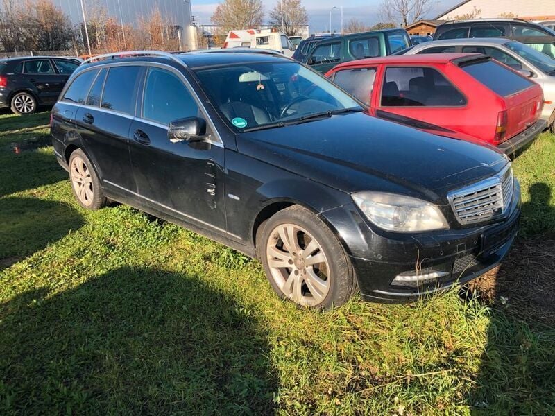 Gebraucht Mercedes C250 204 PS (150 kW) 2010 Schwarz Kombi