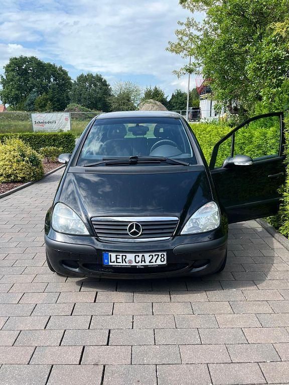 Schwarz Gebraucht 2004 Mercedes A140 Avantgarde Van / Kleinbus | 1.200 € (Fairer Preis) - Bild 1/4