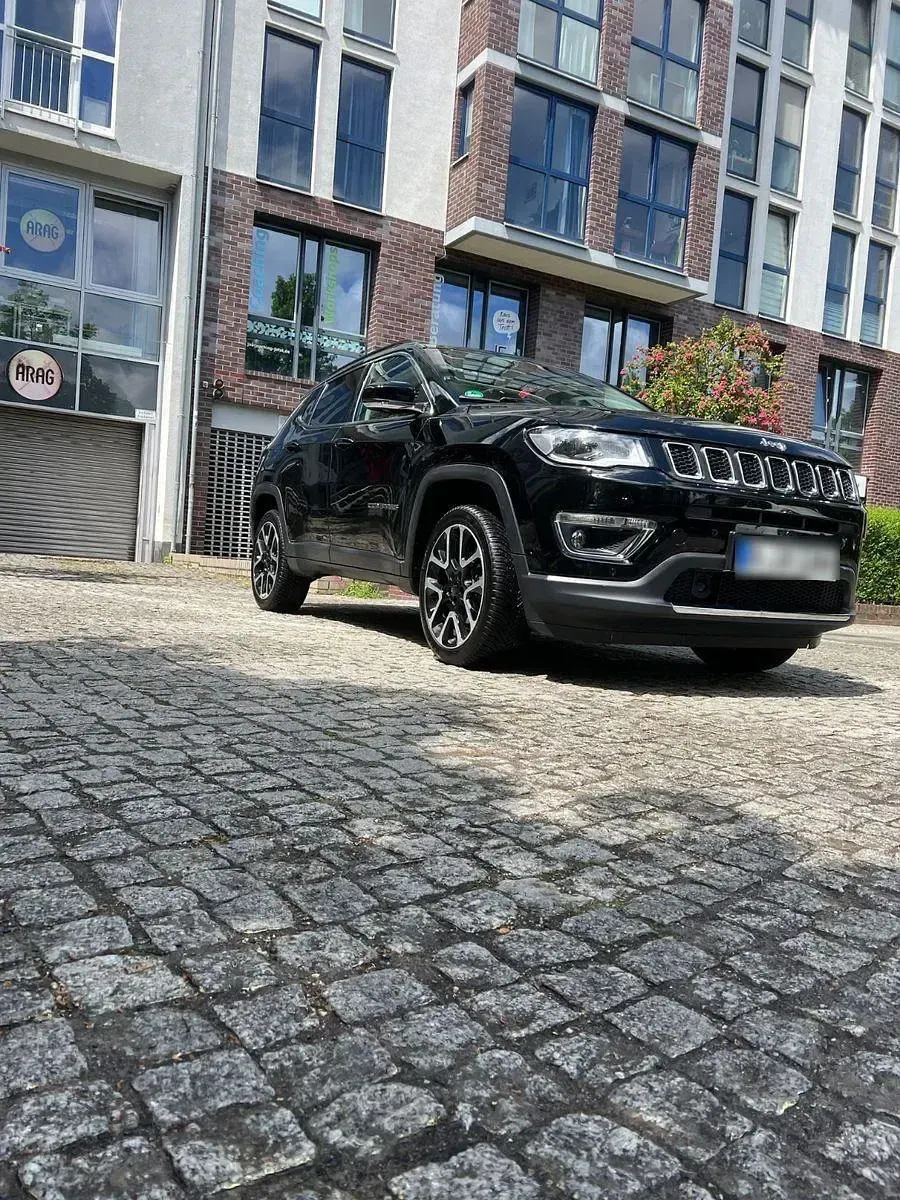 Gebraucht Jeep Compass Limited 170 PS (125 kW) 2020 Schwarz SUV