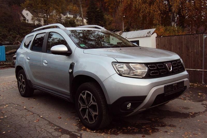 Silber Gebraucht 2019 Dacia Duster Prestige SUV | 8.700 € - Bild 1/4