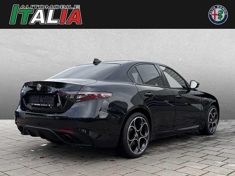 Neu Alfa Romeo Giulia Veloce 280 PS (205 kW) 2025 Schwarz (nero vulcano) Limousine