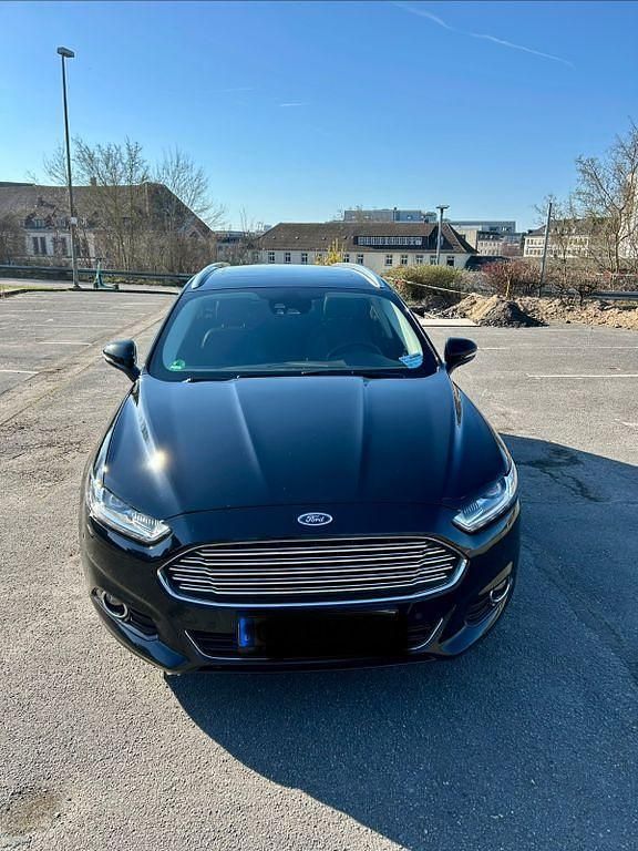 Gebraucht Ford Mondeo Titanium 179 PS (131 kW) 2016 Schwarz Limousine