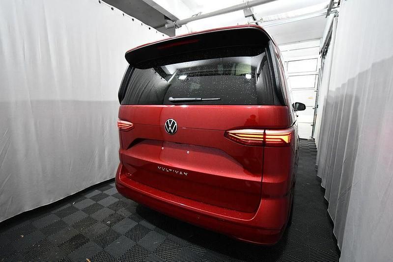 Neu VW Multivan 150 PS (110 kW) 2026 Rot Van