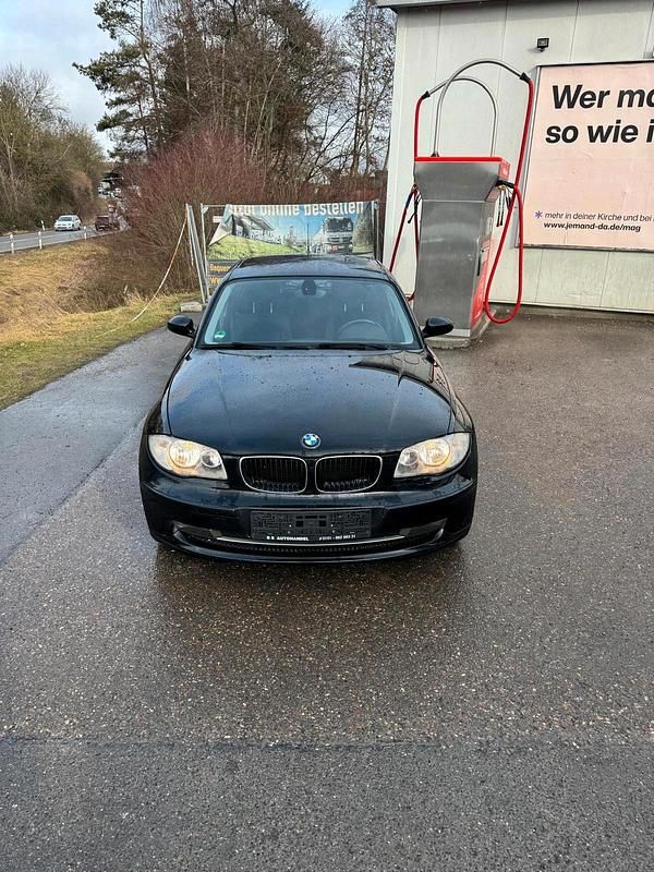 Gebraucht BMW 118 143 PS (105 kW) 2009 Schwarz Kleinwagen