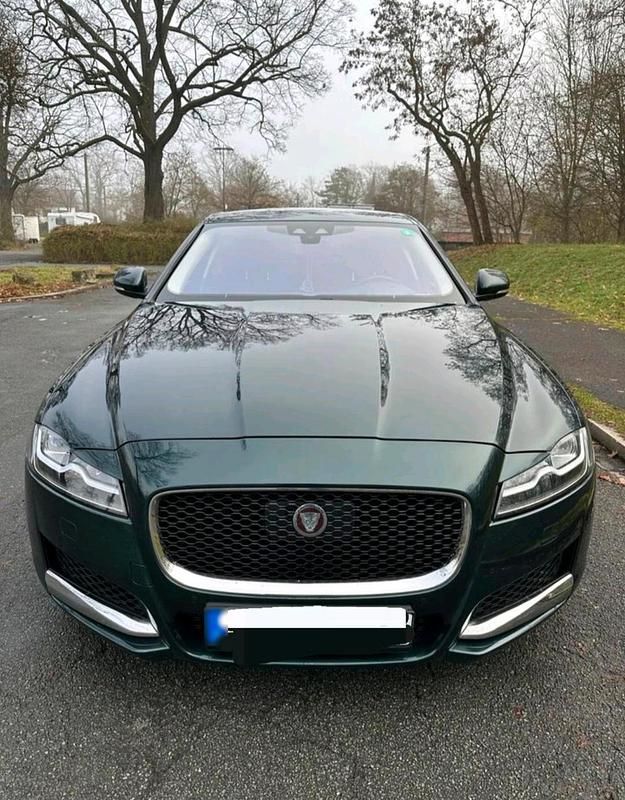 Gebraucht Jaguar XF 300 PS (220 kW) 2016 Andere farben Limousine