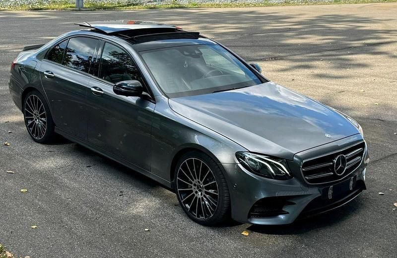 Grau Gebraucht 2017 Mercedes E350 AMG Limousine | 22.500 € (Superpreis) - Bild 1/4