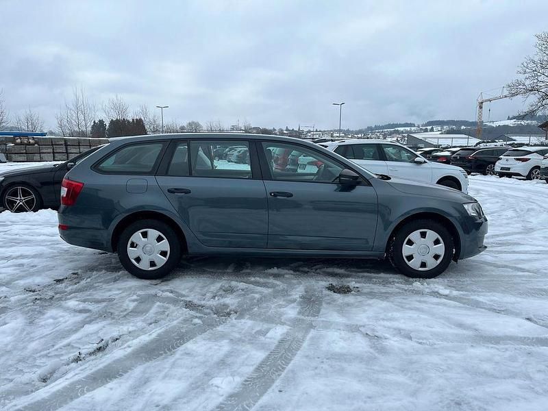 Gebraucht Skoda Octavia Active 105 PS (77 kW) 2014 Grau Kombi