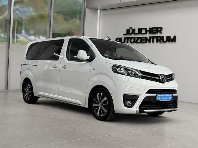 Weiß Gebraucht 2017 Toyota Proace Verso Comfort Kombi | 23.990 € (Superpreis) - Bild 1/4