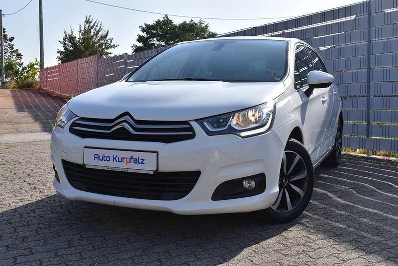 Weiß Gebraucht 2018 Citroën C4 SELECTION Limousine | 8.750 € (Etwas zu teuer) - Bild 1/4