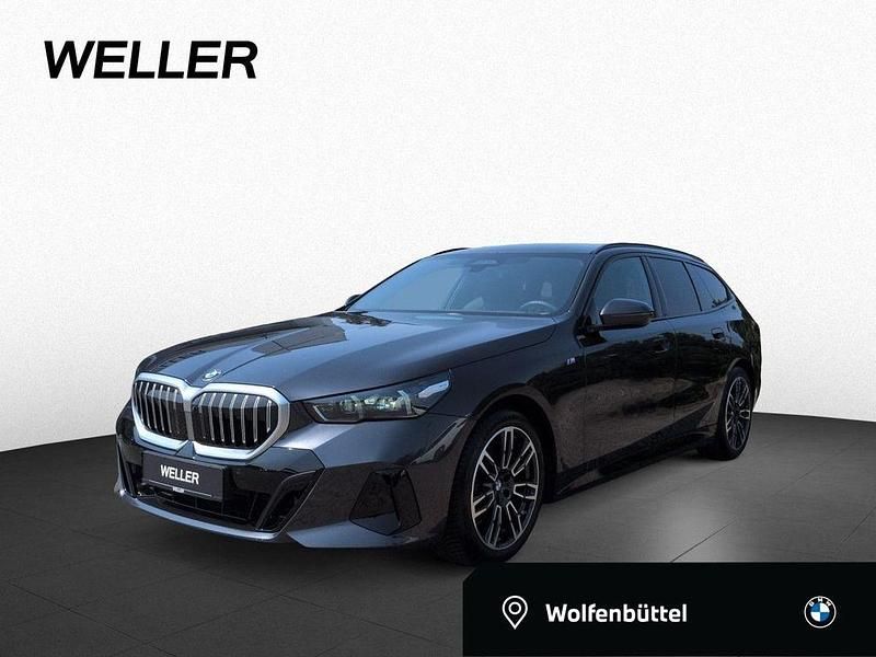 Sophistograu brillanteffekt Gebraucht 2024 BMW 520 M Sport Kombi | 48.950 € (Fairer Preis) - Bild 1/4