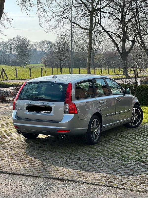 Gebraucht Volvo V50 150 PS (110 kW) 2011 Grau Kombi