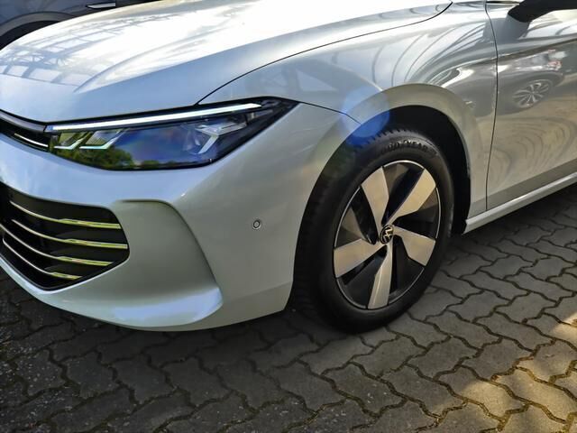 Gebraucht VW Passat Business 150 PS (110 kW) 2024 Weiß Kombi