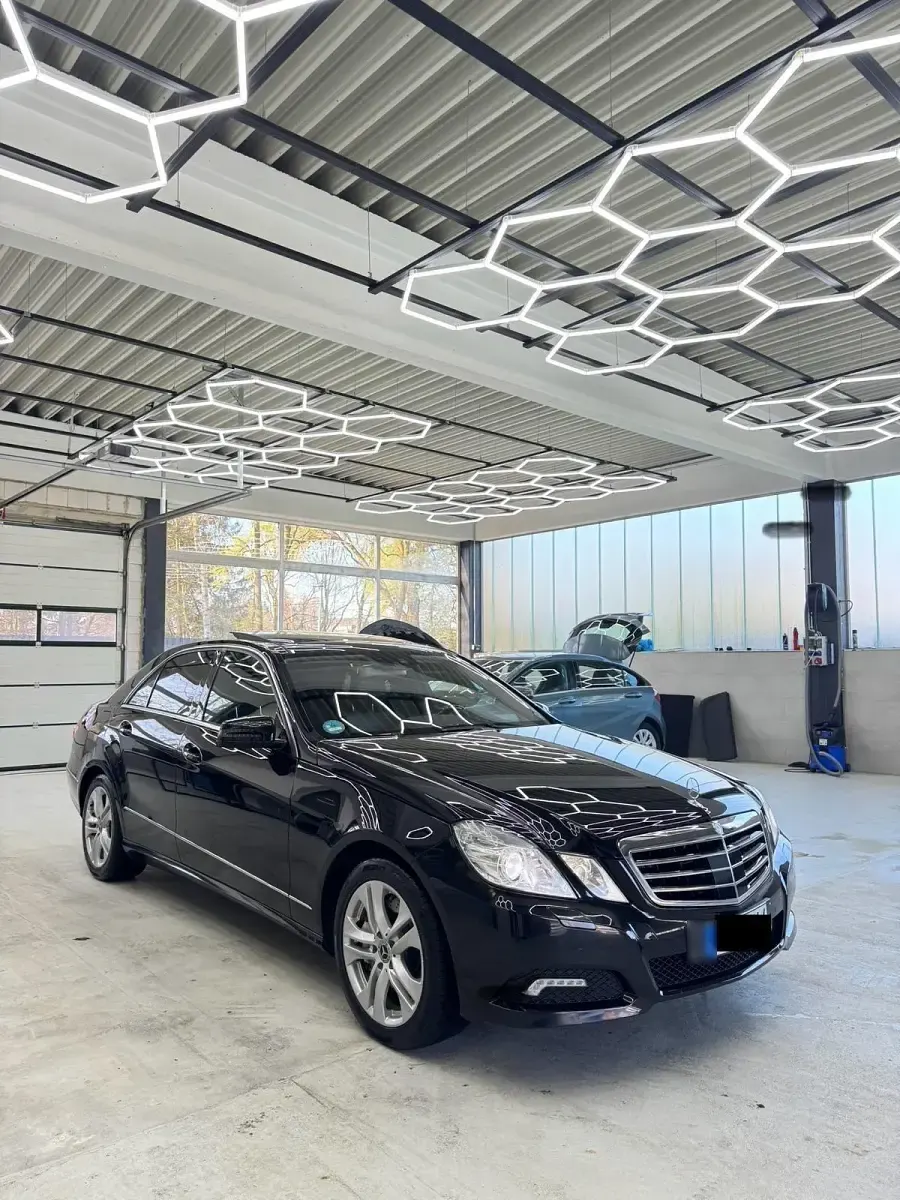 Gebraucht Mercedes E500 387 PS (284 kW) 2010 Schwarz Limousine