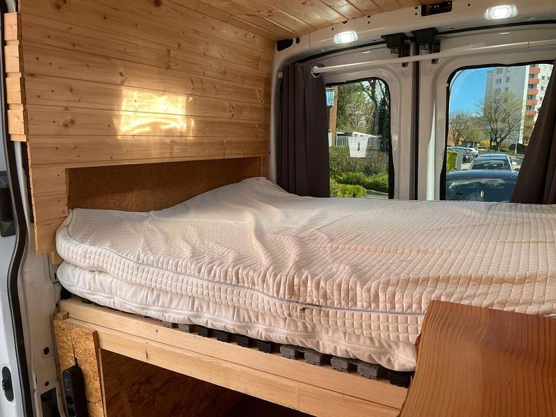 Gebraucht Ford Transit Trend 170 PS (125 kW) 2018 Weiß Van / Kleinbus