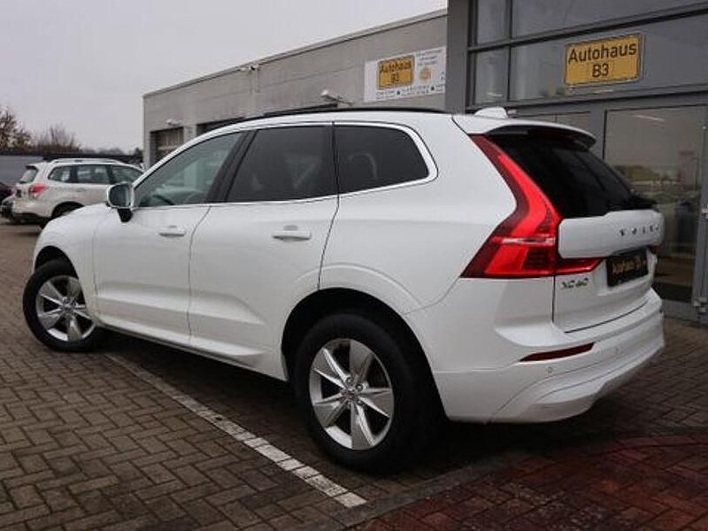 Gebraucht Volvo XC60 Core 197 PS (144 kW) 2022 Andere SUV
