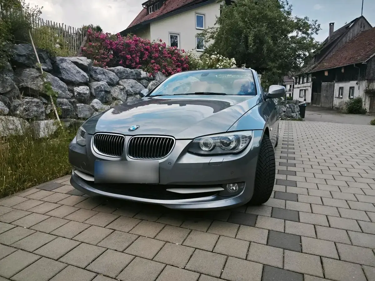 Gebraucht BMW 325 Cabriolet 204 PS (150 kW) 2013 Grau Cabrio