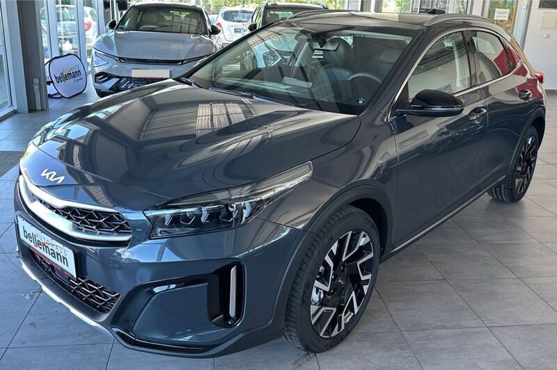 Grau Neu 2025 Kia XCeed Spirit SUV | 33.790 € (Teuer) - Bild 1/4