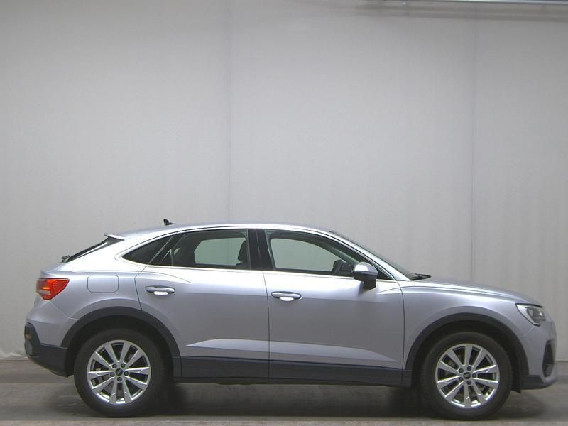 Florettsilber metallic Gebraucht 2022 Audi Q3 SUV | 27.980 € (Superpreis) - Bild 1/4