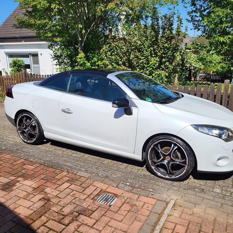 Weiß Gebraucht 2011 Renault Mégane Cabriolet Cabrio | 9.999 € - Bild 1/4