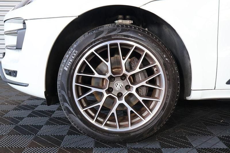 Second-hand Porsche Macan 252 CP (185 kW) 2018 Alb SUV