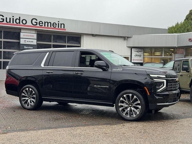 Neu Chevrolet Suburban 426 PS (313 kW) 2025 Schwarz SUV