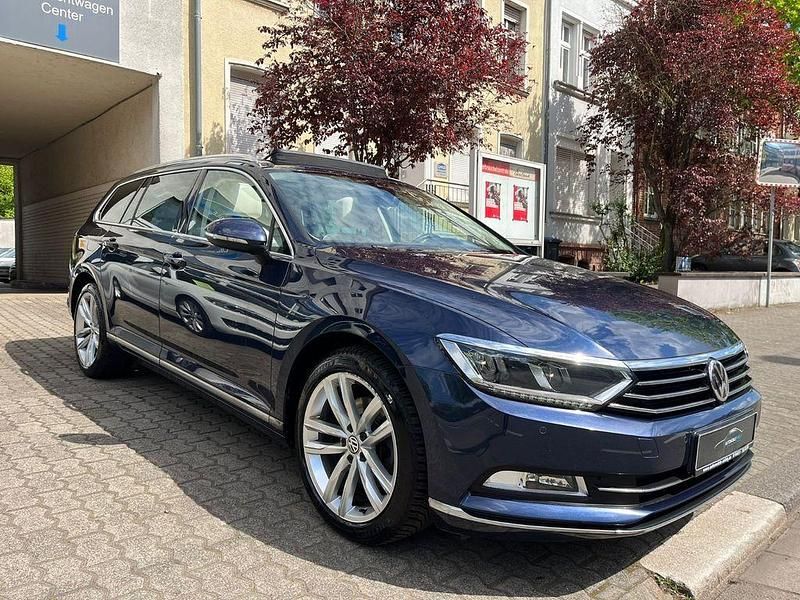Gebraucht VW Passat Highline 150 PS (110 kW) 2016 Blau Kombi