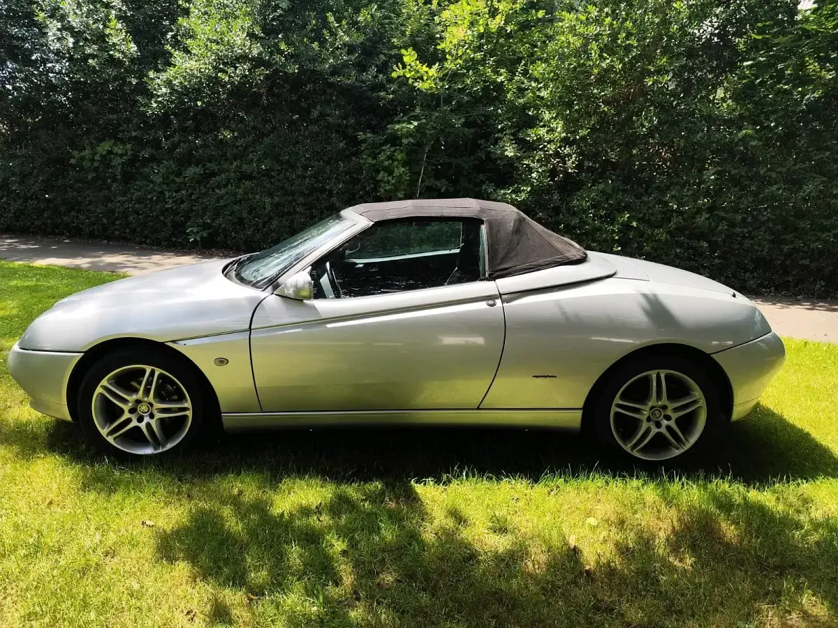 Gebraucht Alfa Romeo Spider 155 PS (114 kW) 2000 Silber Cabrio