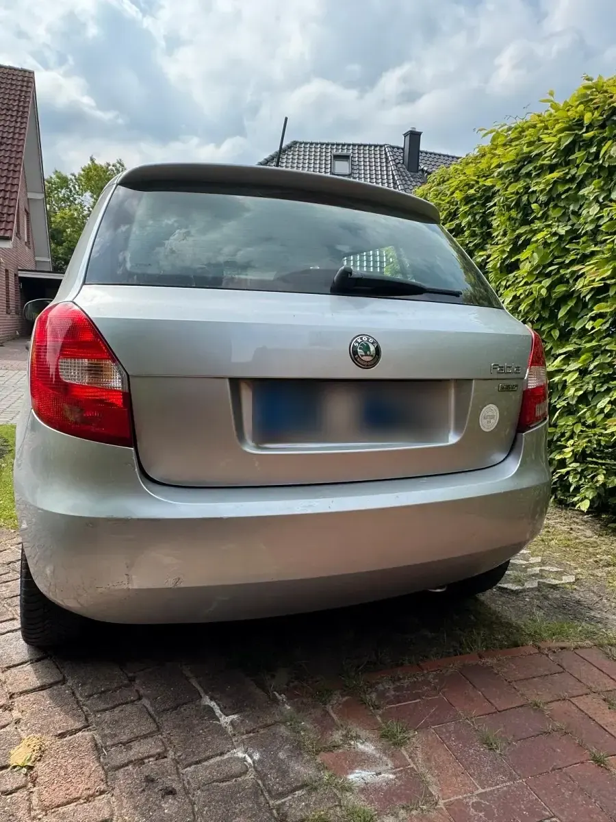 Używany Skoda Fabia 86 KM (63 kW) 2012 Srebrny Hatchback
