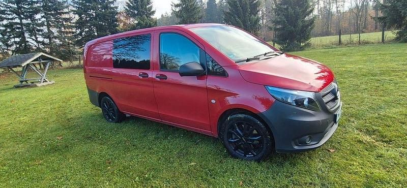 Gebraucht Mercedes Vito 190 PS (139 kW) 2017 Rot Van