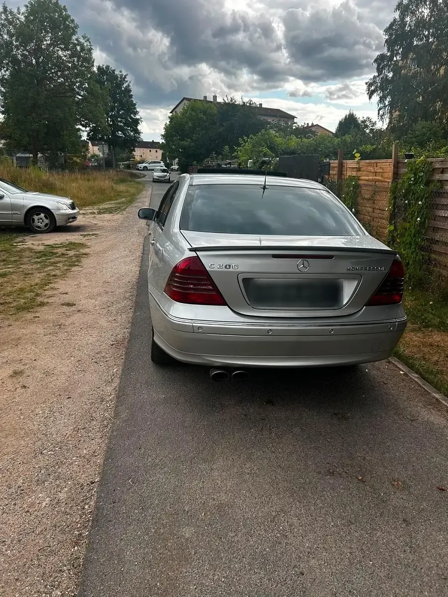 Gebraucht Mercedes C200 163 PS (119 kW) 2003 Silber Limousine