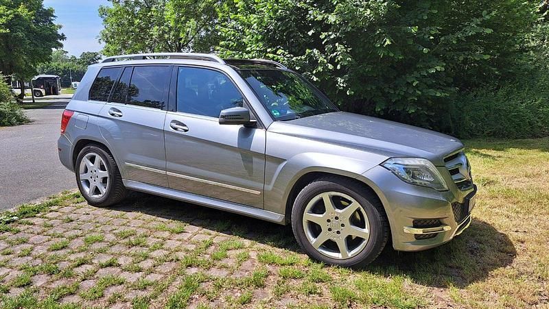Grau Gebraucht 2013 Mercedes GLK220 SUV | 16.450 € (Etwas zu teuer) - Bild 1/4