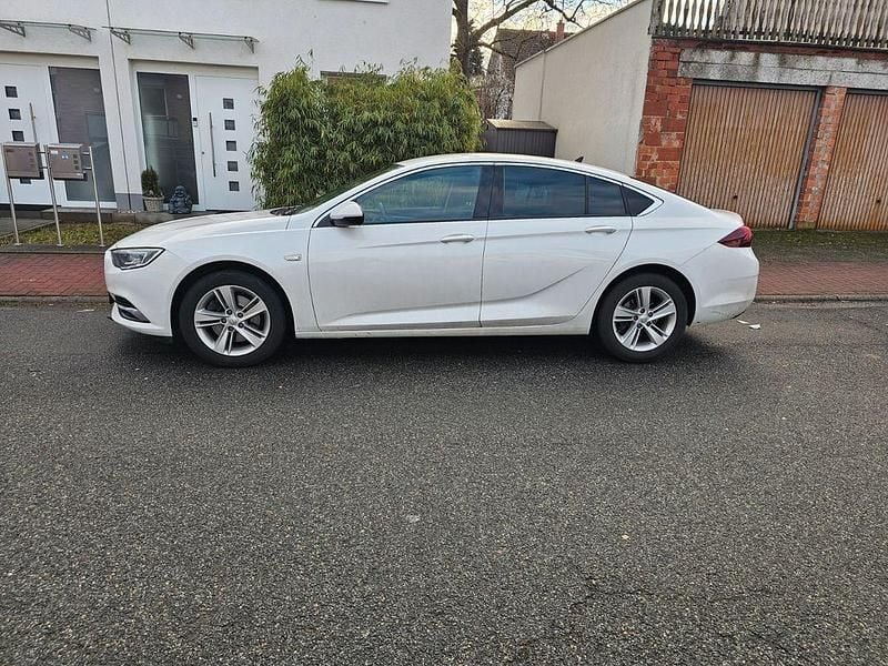 Gebraucht Opel Insignia Innovation 170 PS (125 kW) 2019 Weiß Limousine
