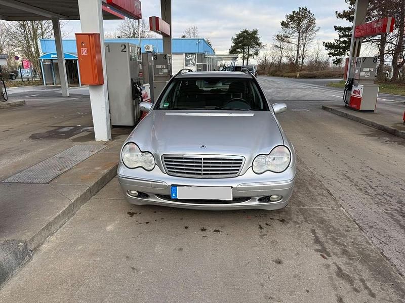 Silber Gebraucht 2003 Mercedes C180 Classic Kombi | 3.600 € (Fairer Preis) - Bild 1/4