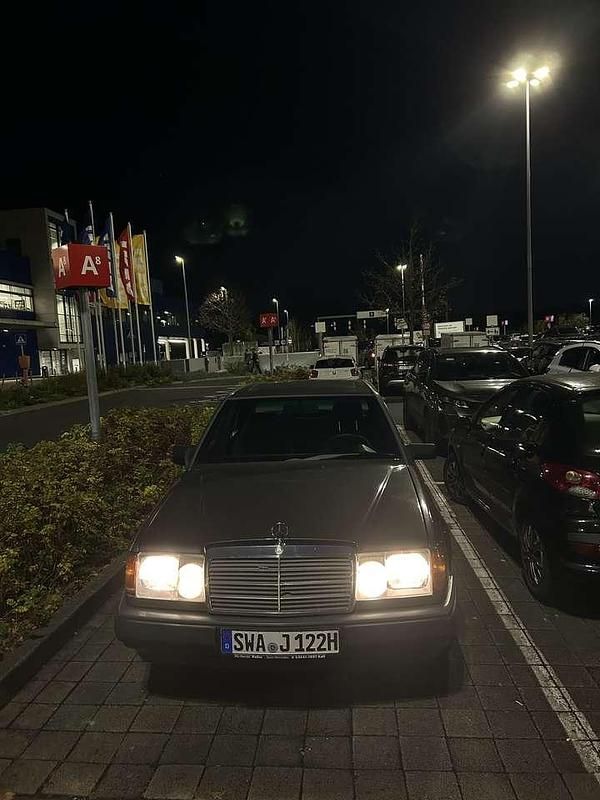Gebraucht Mercedes E230 132 PS (97 kW) 1987 Limousine