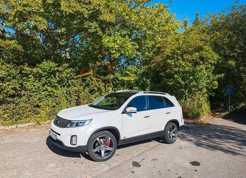 Weiß Gebraucht 2014 Kia Sorento Platinum Edition SUV | 15.000 € (Teuer) - Bild 1/4
